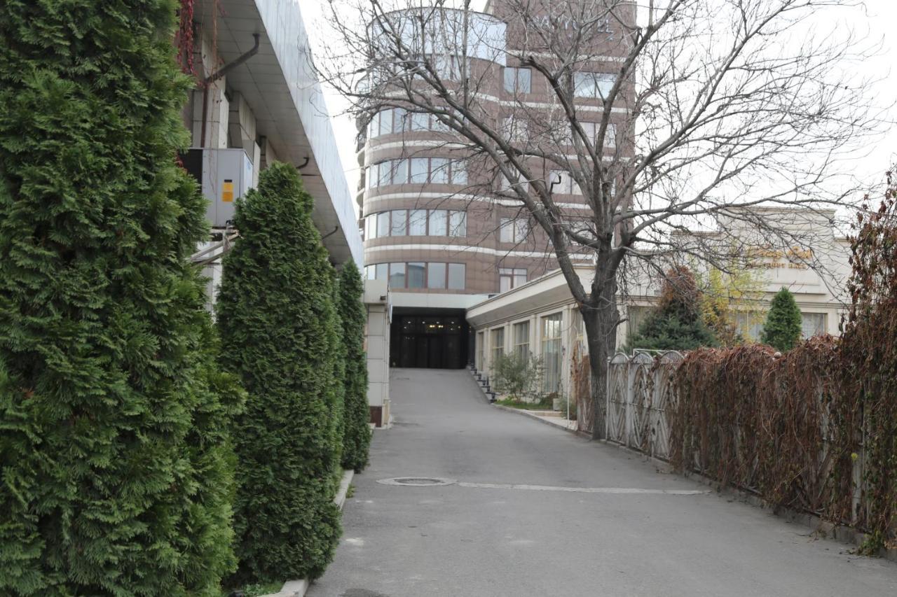Maryotel Bishkek Lebedinovka Exterior foto