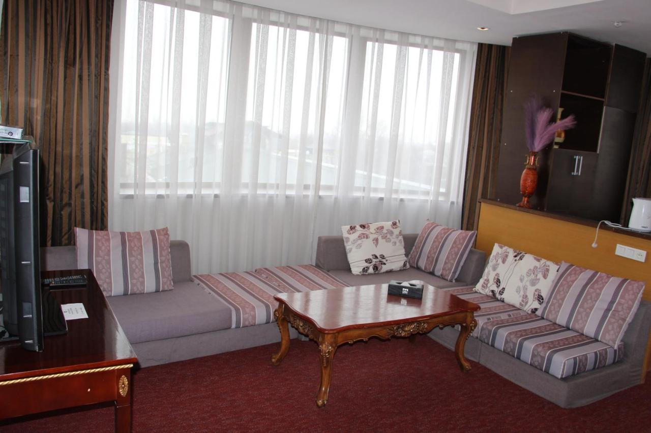 Maryotel Bishkek Lebedinovka Exterior foto